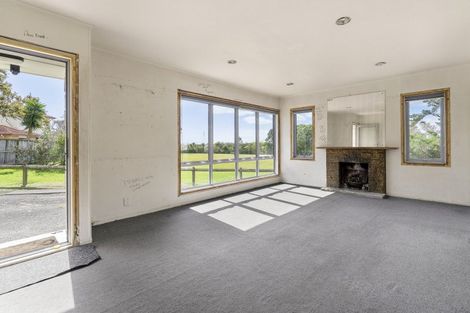 Photo of property in 103a Roberts Road, Te Atatu South, Auckland, 0610
