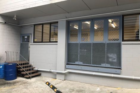 Photo of property in 264 Great North Road, Henderson, Auckland, 0612