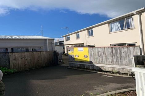 Photo of property in 3/131 Queens Drive, Lyall Bay, Wellington, 6022