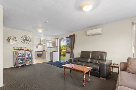 Photo of property in 2/28 Prestons Road, Redwood, Christchurch, 8051