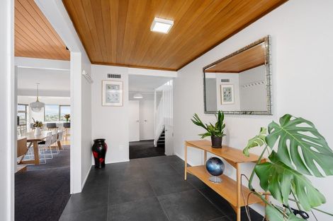 Photo of property in 15 Satara Crescent, Khandallah, Wellington, 6035