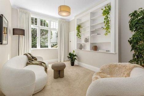 Photo of property in 22 Plunket Street, Kelburn, Wellington, 6012