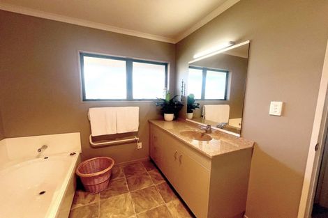 Photo of property in 7 Belgrove Drive, Waipukurau, 4200