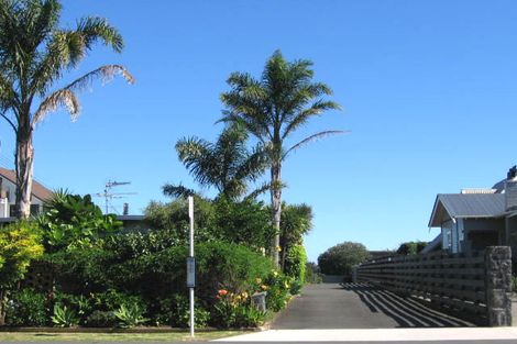 Photo of property in 2/50 Kitchener Road, Milford, Auckland, 0620