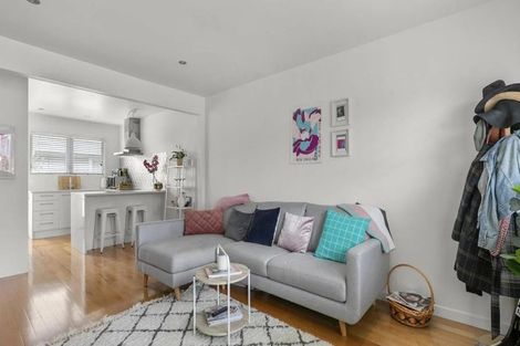 Photo of property in 19 Church Street, Northcote Point, Auckland, 0627