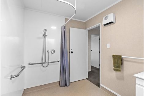 Photo of property in 34 Roberts Line, Kelvin Grove, Palmerston North, 4414