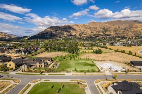 Photo of property in 10 Deans Drive, Wanaka, 9305