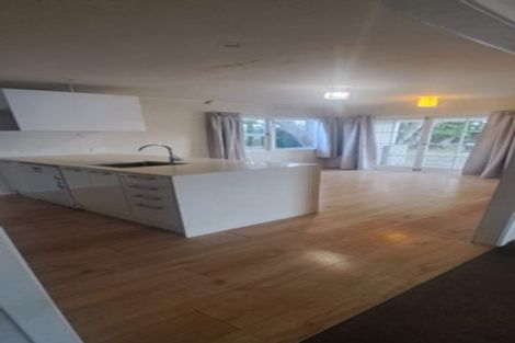 Photo of property in 5 Denver Avenue, Sunnyvale, Auckland, 0612
