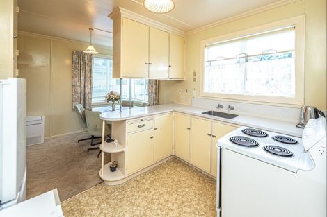 Photo of property in 16 Laird Street, Castlecliff, Whanganui, 4501