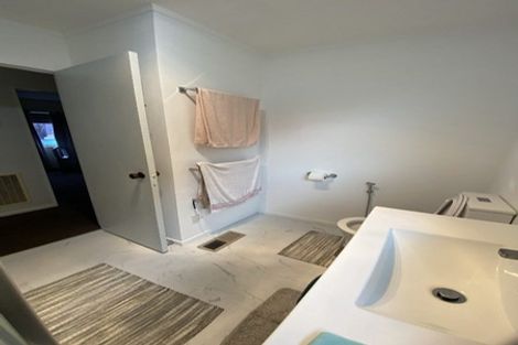 Photo of property in 33 Omapere Street, Whitby, Porirua, 5024