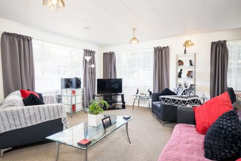 Photo of property in 2 Waterloo Place, Westown, New Plymouth, 4310