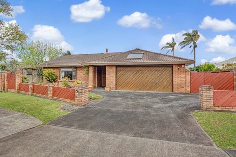 Photo of property in 22 Glucina Avenue, West Harbour, Auckland, 0618