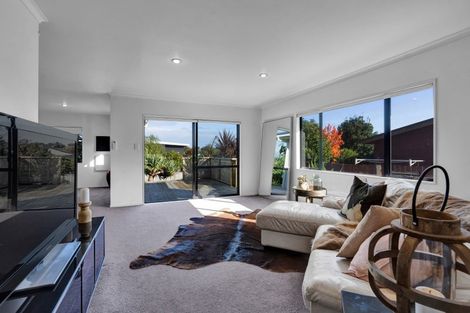 Photo of property in 76 Oranga Street, Westown, New Plymouth, 4310
