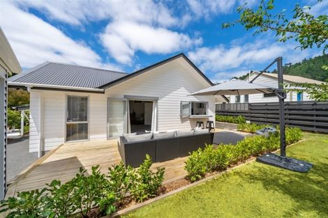 Photo of property in 76 Field Street, Silverstream, Upper Hutt, 5019