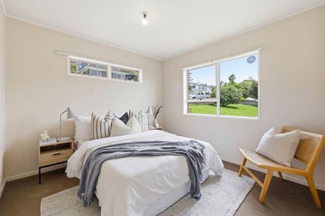 Photo of property in 1/34 Shanaway Rise, Hillcrest, Auckland, 0627