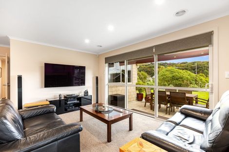 Photo of property in 21 Resolution Drive, Whitby, Porirua, 5024