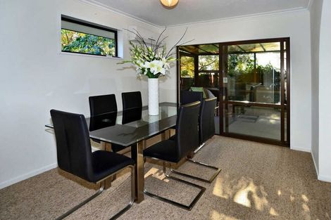 Photo of property in 10 Rembrandt Place, Burnside, Christchurch, 8053