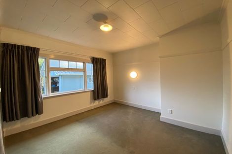 Photo of property in 102 Hawford Road, Opawa, Christchurch, 8023