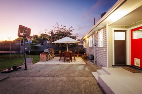 Photo of property in 40 Sutherland Crescent, Westbrook, Palmerston North, 4412