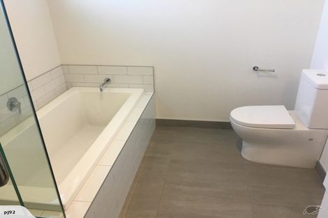 Photo of property in 6 Matakanui Lane, Wanaka, 9305