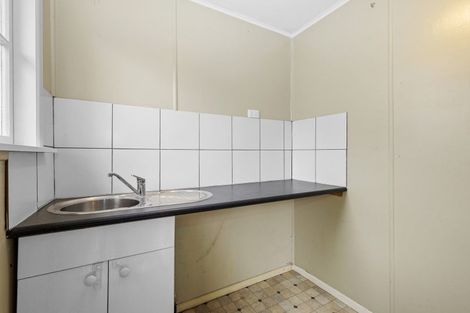 Photo of property in 2 Whirinaki Crescent, Heretaunga, Upper Hutt, 5018