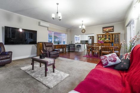 Photo of property in 2083 State Highway 16, Helensville, 0875