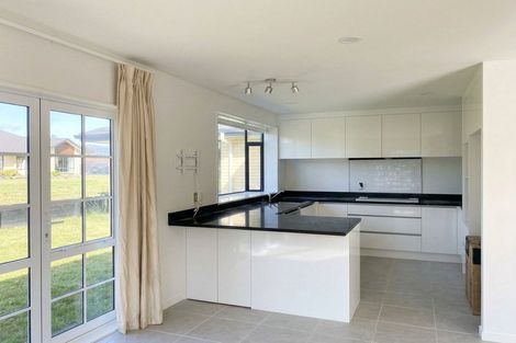 Photo of property in 2 Cyclamen Road, Mangere, Auckland, 2022