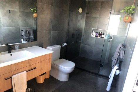 Photo of property in 50b Rangatira Road, Beach Haven, Auckland, 0626