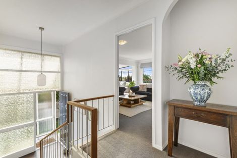 Photo of property in 33 Eversleigh Road, Belmont, Auckland, 0622