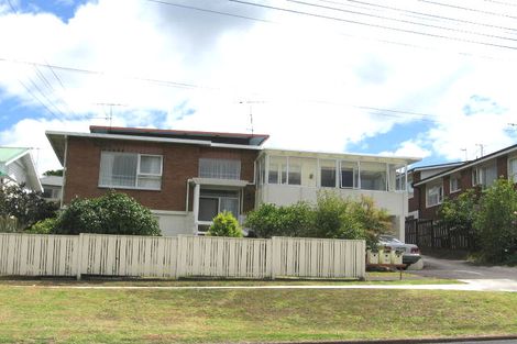 Photo of property in 1/4 Rangitoto Terrace, Milford, Auckland, 0620