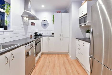 Photo of property in 32 Karaka Street, Helensville, 0800