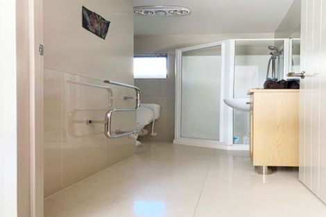 Photo of property in 10a Phoenicia Court, The Gardens, Auckland, 2105