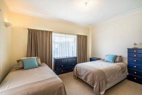 Photo of property in 1/6 Shakespeare Road, Milford, Auckland, 0620