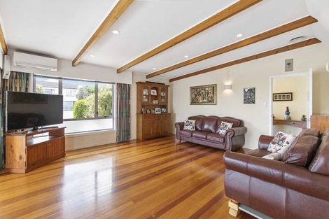 Photo of property in 57 Bradbury Road, Botany Downs, Auckland, 2010