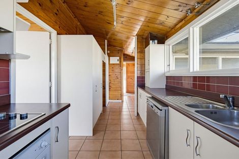 Photo of property in 20 Willow Avenue, Hannahs Bay, Rotorua, 3010