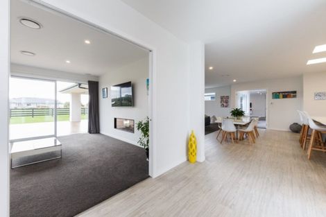 Photo of property in 33 Hartwell Drive, Kelvin Grove, Palmerston North, 4470