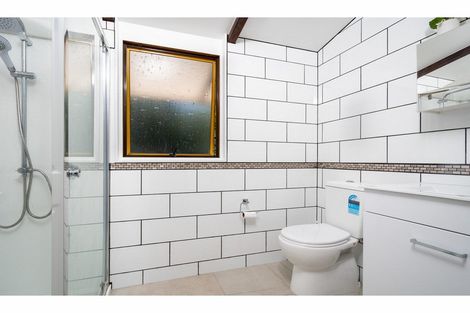 Photo of property in 60 Glenbervie Crescent, Massey, Auckland, 0614