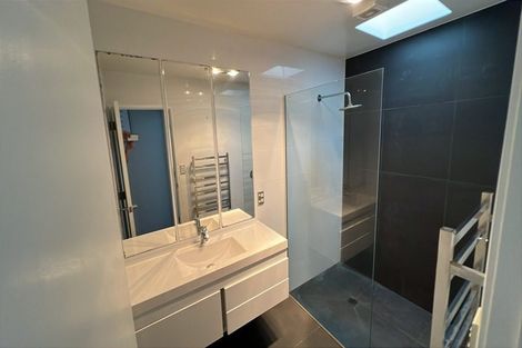 Photo of property in 2/51 Shakespeare Road, Milford, Auckland, 0620