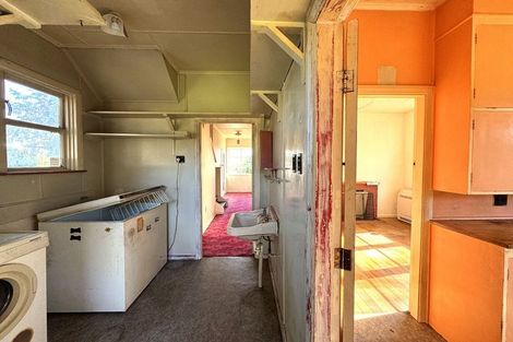Photo of property in 1 Market Street, Kaitangata, 9210