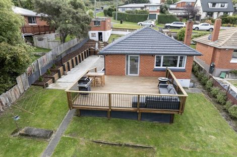 Photo of property in 28 Waldron Crescent, Green Island, Dunedin, 9018