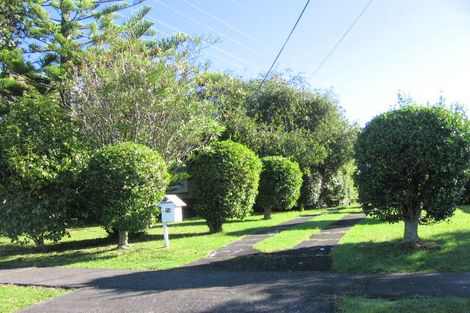 Photo of property in 74 Roberts Road, Te Atatu South, Auckland, 0610