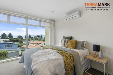 Photo of property in 2 Metzenthin Close, Raumati South, Paraparaumu, 5032