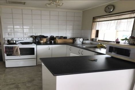 Photo of property in 2/10 Manuka Road, Glenfield, Auckland, 0629