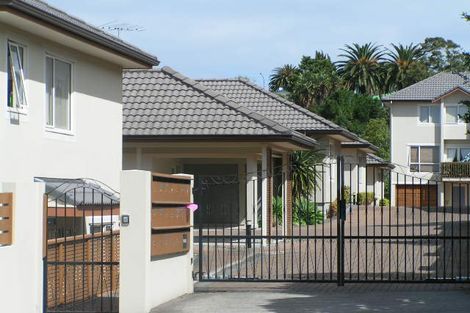Photo of property in 2/57 Gladstone Road, Northcote, Auckland, 0627