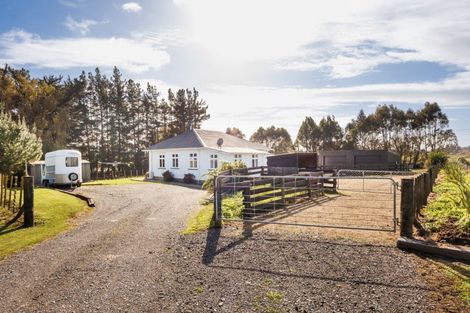Photo of property in 8 Knorp Street, Halcombe, Feilding, 4779