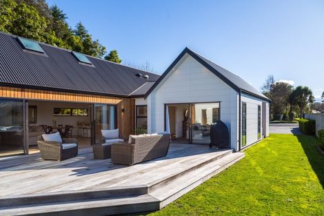 Photo of property in 85 Reading Street, Greytown, 5712