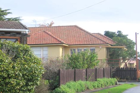 Photo of property in 2/111 Lincoln Park Avenue, Massey, Auckland, 0614