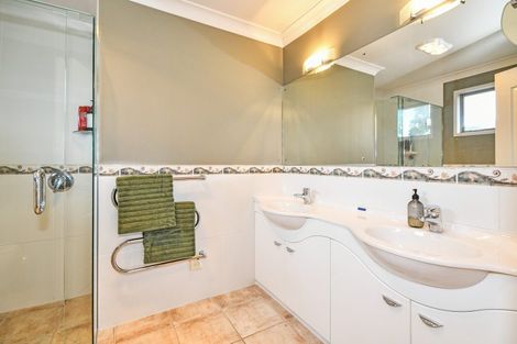 Photo of property in 53 Keywella Drive, Conifer Grove, Takanini, 2112