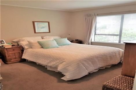 Photo of property in 1/39 Calypso Place, Rothesay Bay, Auckland, 0630