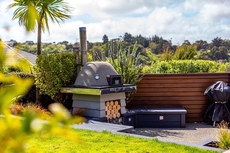 Photo of property in 17 Dusky Crescent, Aotea, Porirua, 5024